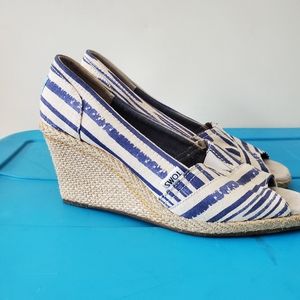 TOMS WEDGES